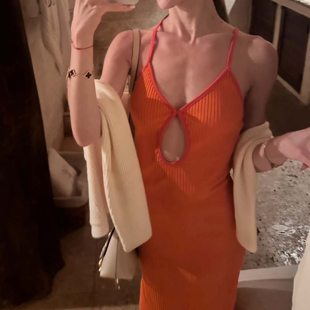 Bec + Bridge Ula MIDI dress in Chili - Picture 4 of 9